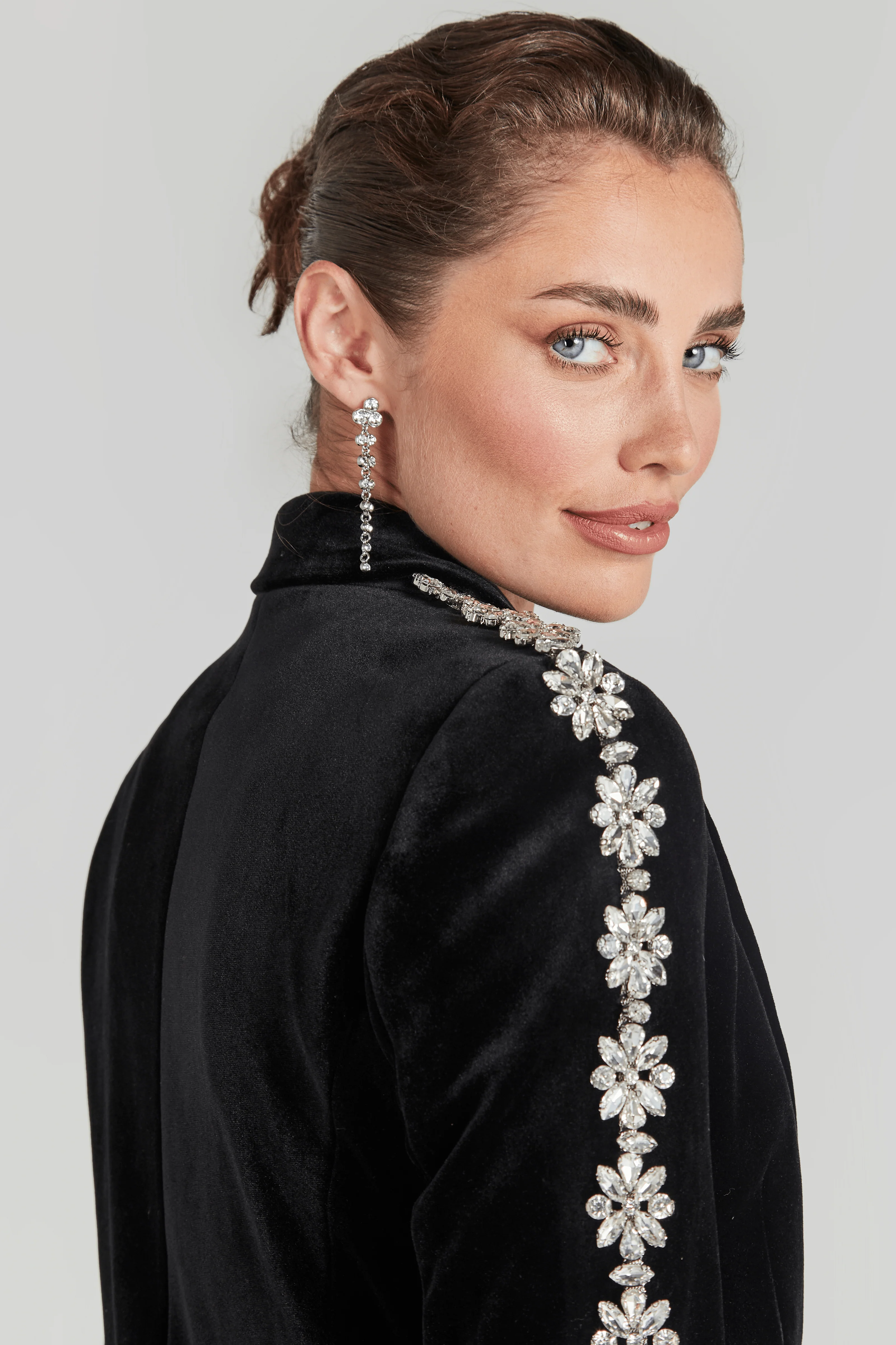 DAVINA Black Velvet Blazer - Image 5